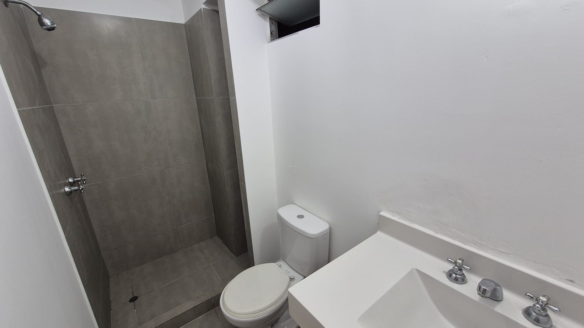 Alquilo_Santa Beatriz_Lincedepartam_58m2_2habitaciones_2baños_Arenales 1241
