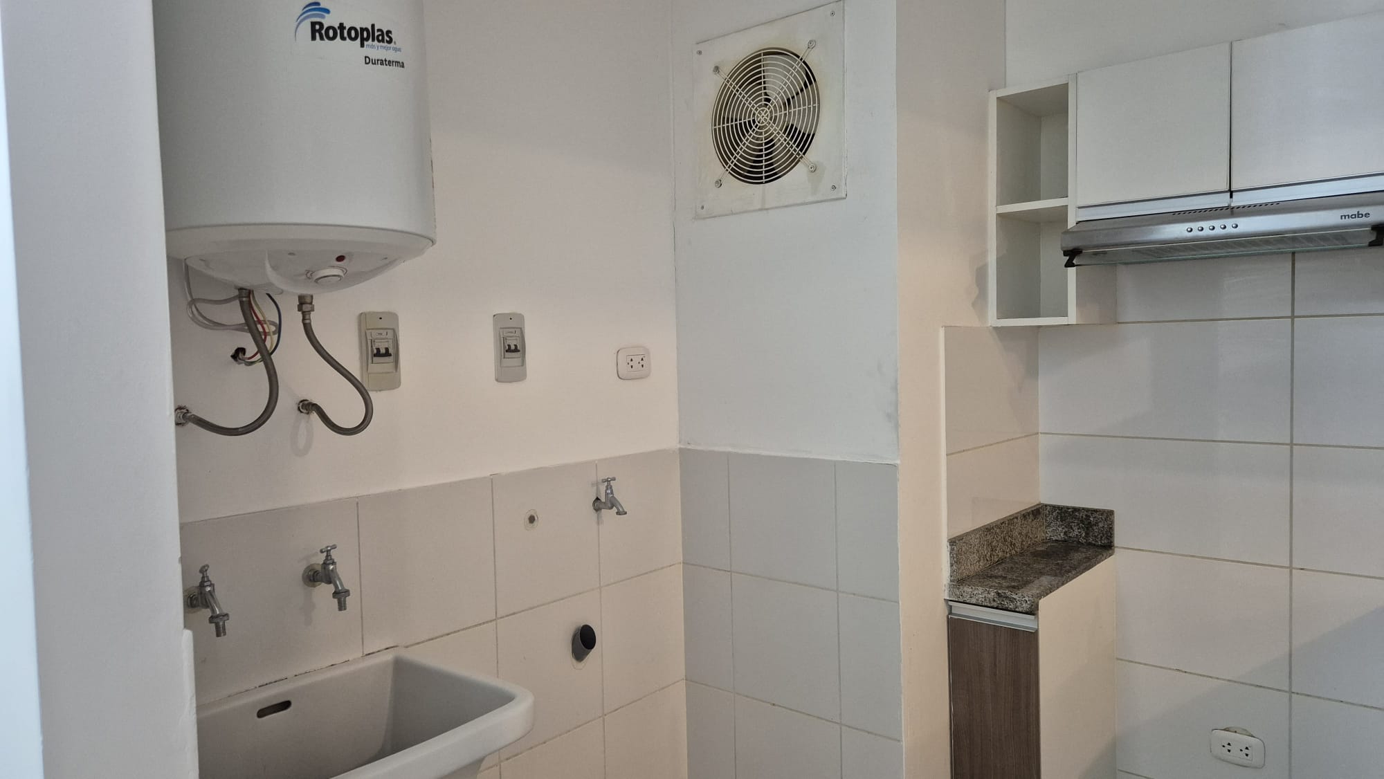 Alquilo_Santa Beatriz_Lincedepartam_58m2_2habitaciones_2baños_Arenales 1241