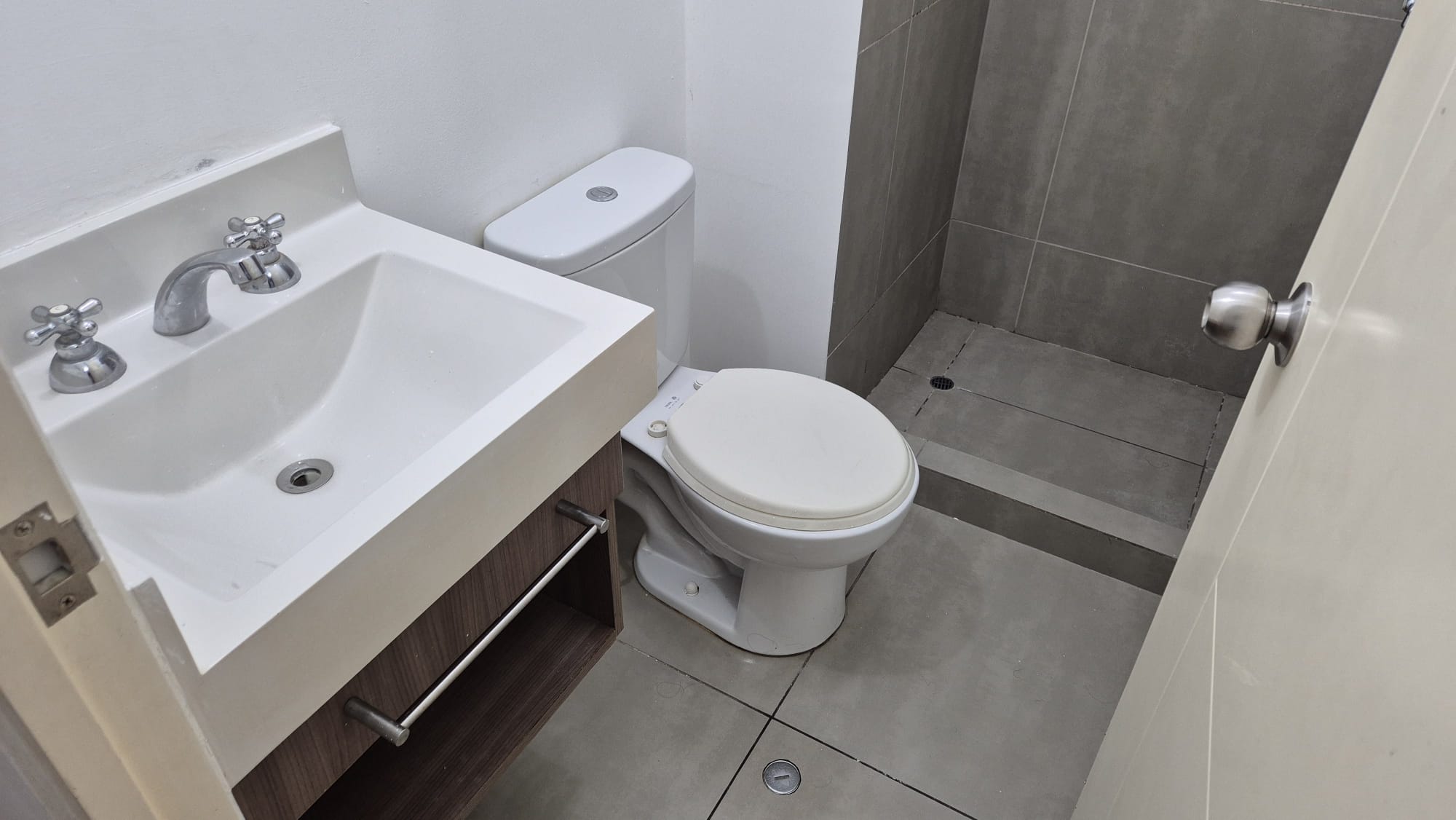 Alquilo_Santa Beatriz_Lincedepartam_58m2_2habitaciones_2baños_Arenales 1241